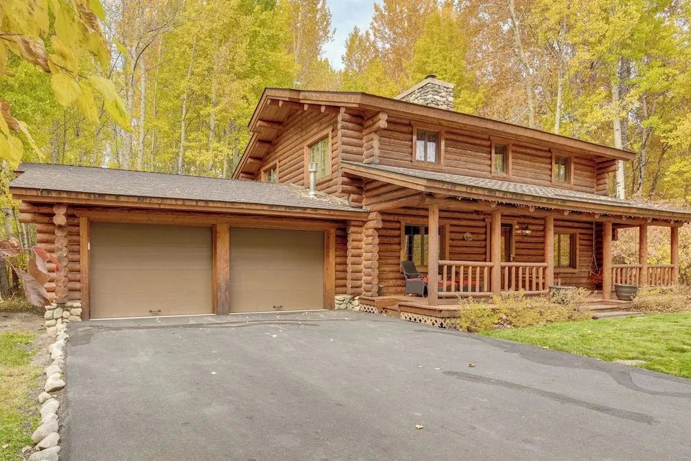 Along Big Wood River: Hailey Family Cabin w/ Yard