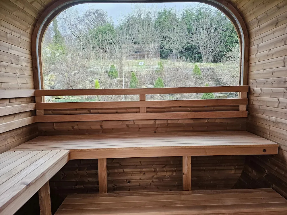 Rent My Spa Home With Pool Table, Hottub and Sauna