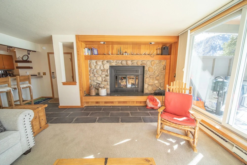 Pines 2167