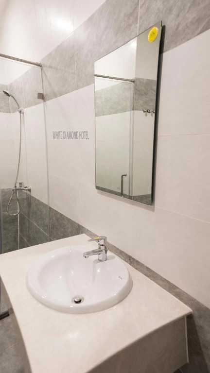 White Diamond Airport Hotel