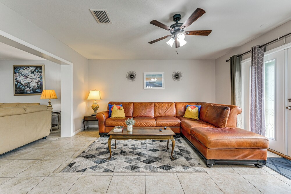 10 Mi to Adventure Island: Home w/ Fenced Yard!