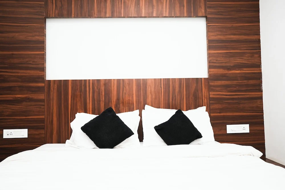 Hotel Sai Executive Near Holy Cross Church Mahabaleshwar