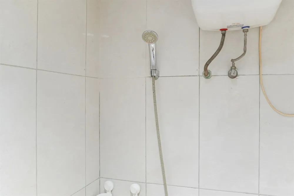 Good And Homey 2Br At Nifarro Park Apartment