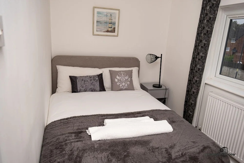 7 Guests - 3 Bedrooms - Parking - Pet Friendly