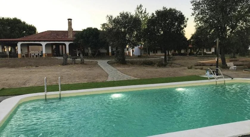 Eco-Lodge en la Reserva Privada Campanarios de Azaba - Proyecto de Conservación
