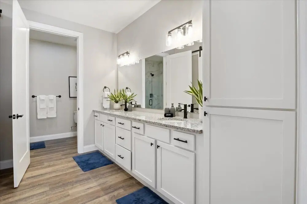 New Topsider Condo With Boat Slip