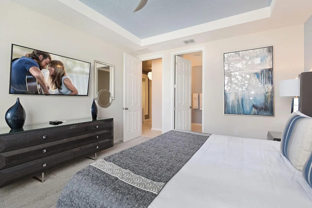 Sr024v: 8 Bed, Frozen, Incredibles, Ping Pong, Shuffle Board