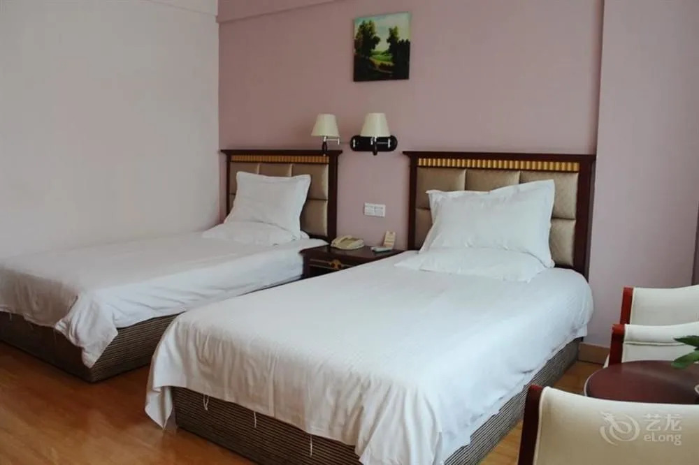 Shanghai Yiting 6+e Hotel (Dongfang Road Branch)