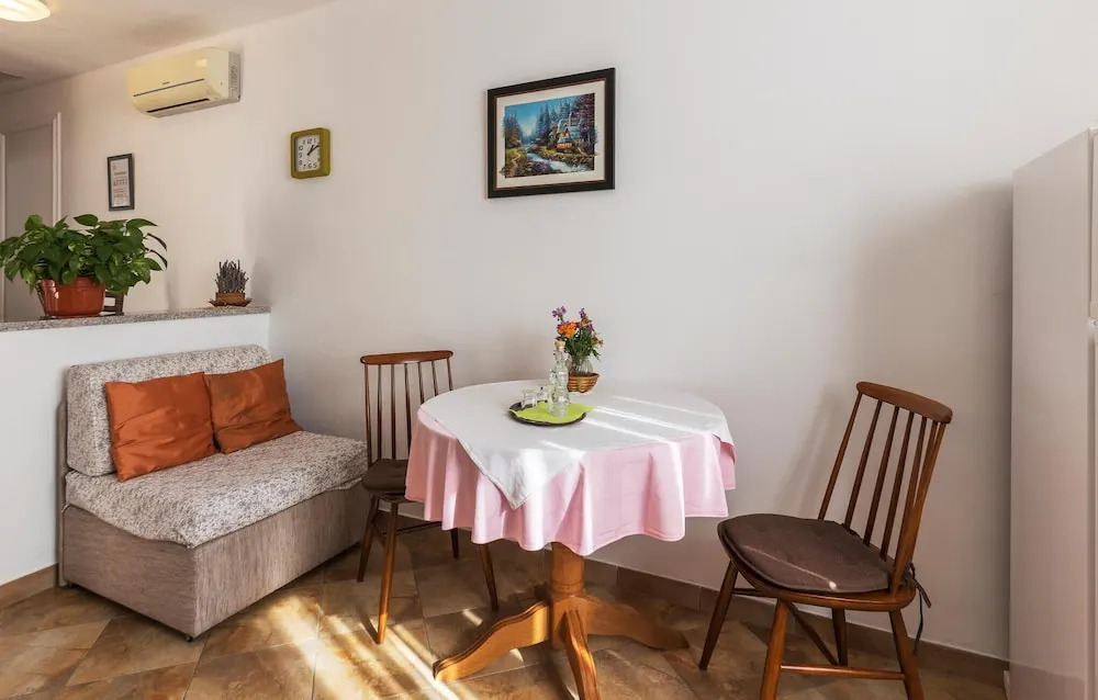 Stunning Apartment in Rovinj With 1 Bedrooms and Wifi