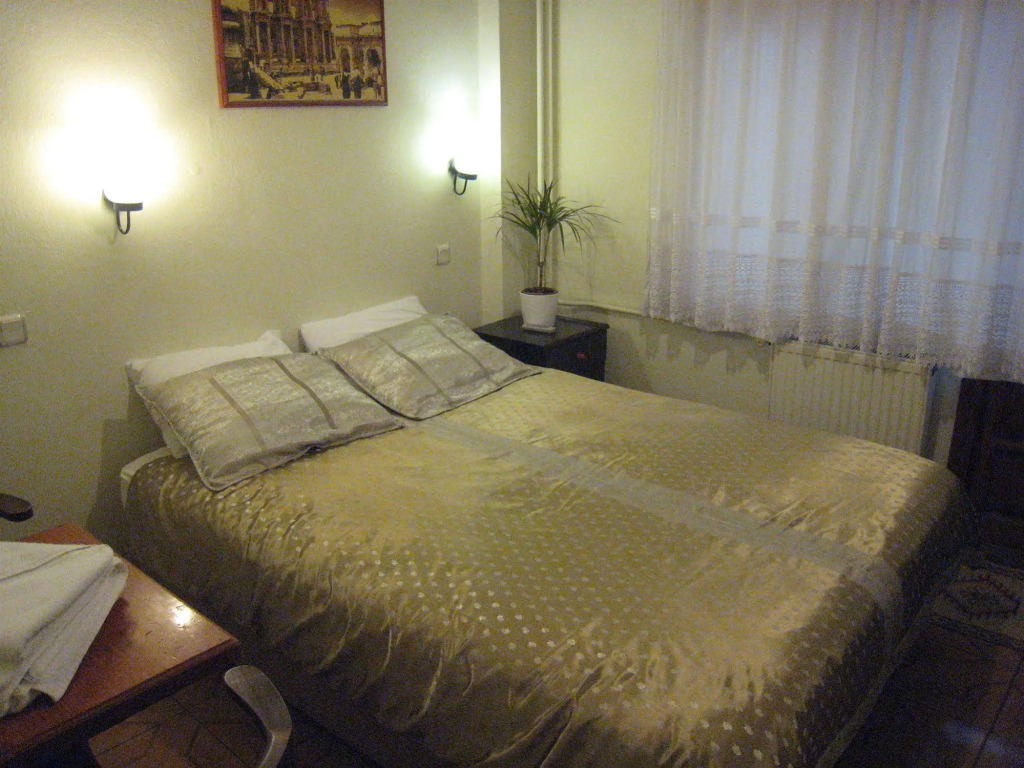 Paris Otel