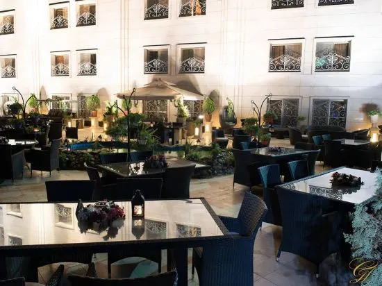 Qasr International