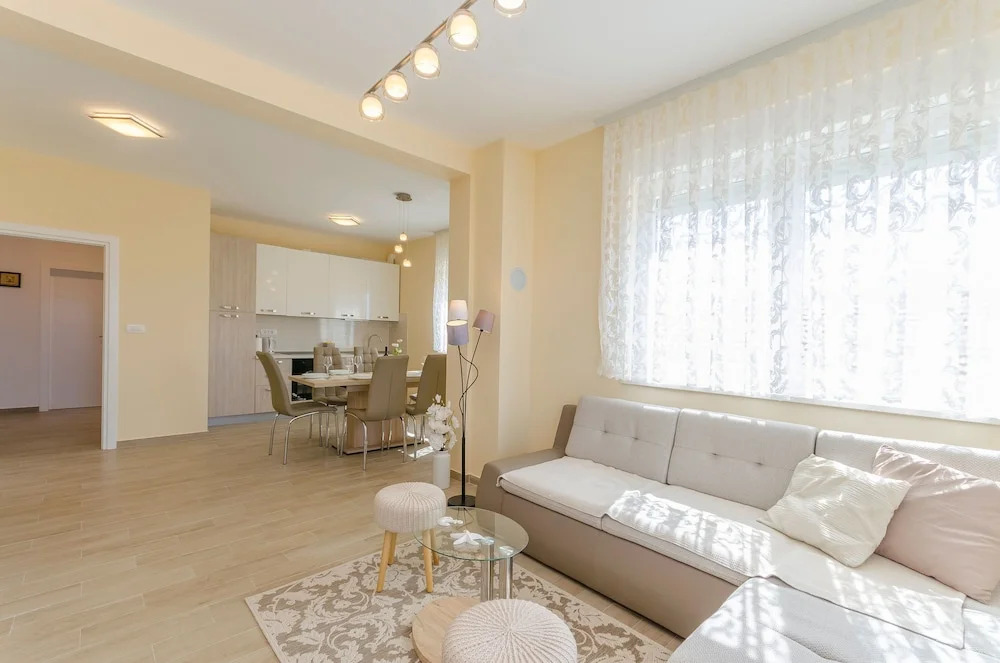 Apartments Luxury and Sea View