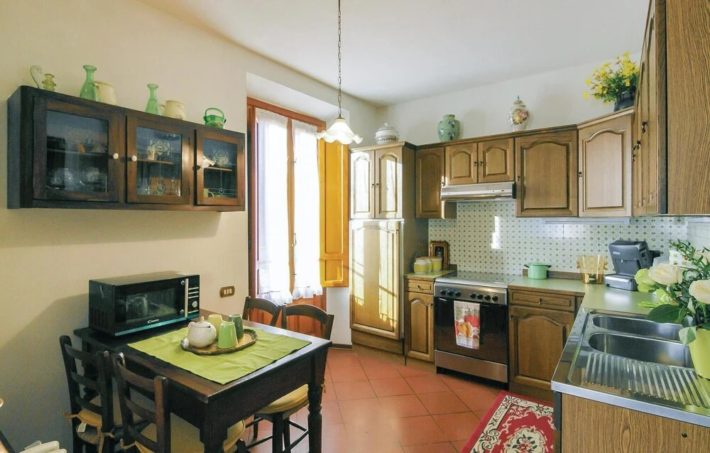 Lovely Home In Castelvecchio Di Comp With Wifi