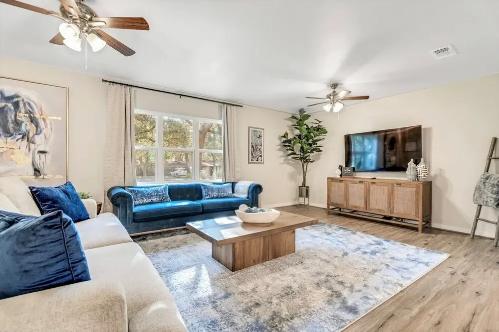Luxury Home Just 5 min From Main St