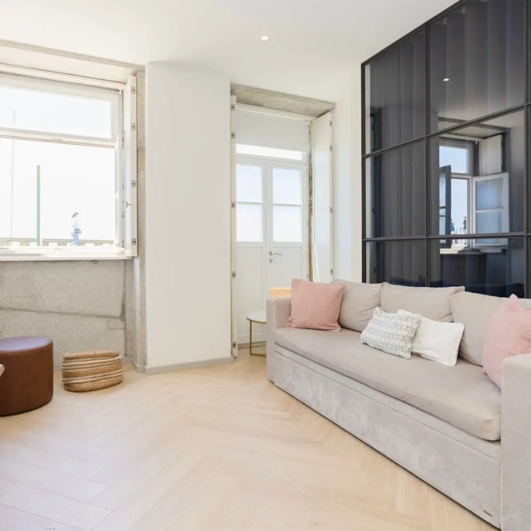 Liiiving in Porto - Modern Coastline Apartment
