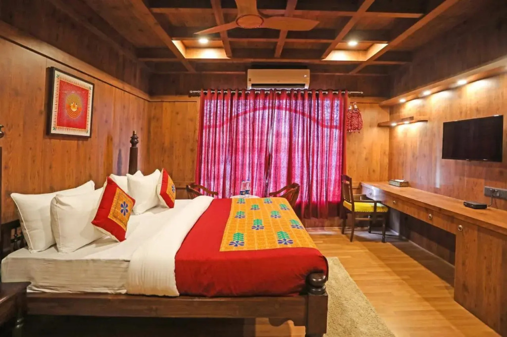 Ekta Houseboat by CheckIn, Statue of Unity Kevadia