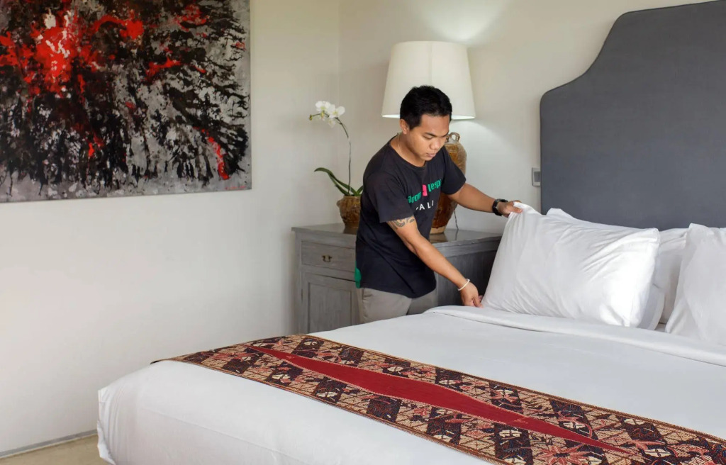 Room & Vespa Suite 2