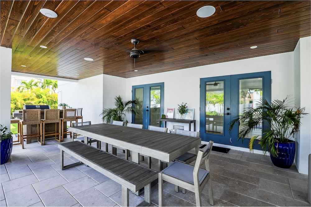 Sunshine & Good Times managed by Beach Retreats