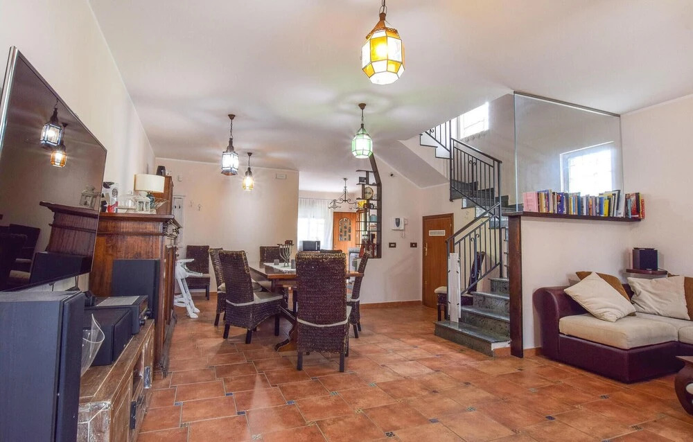 Amazing Home in Altavilla Milicia With Outdoor Swimming Pool, Wifi and 3 Bedrooms