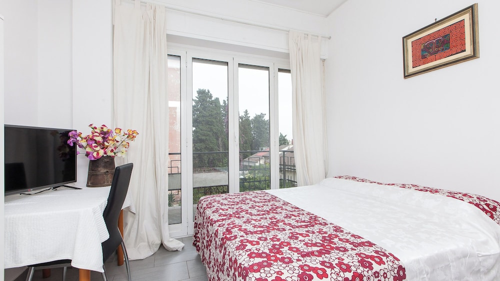 Rental in Rome Quattro Venti Terrace Apartment