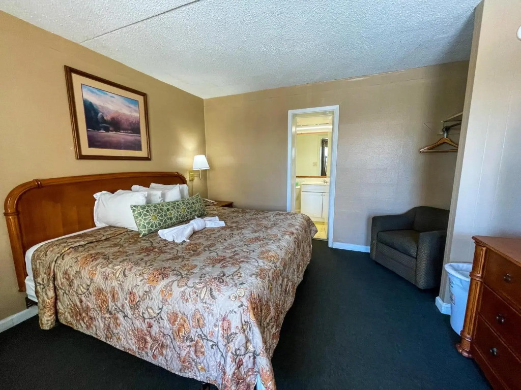 The Oceanfront Viking Motel