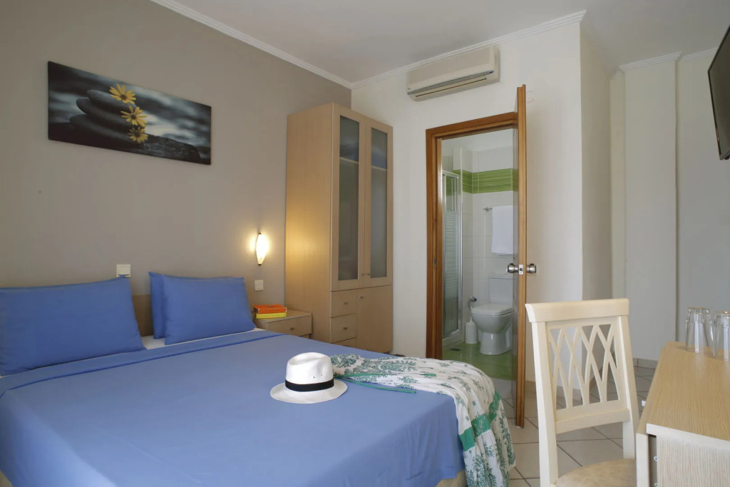 Stratos Hotel