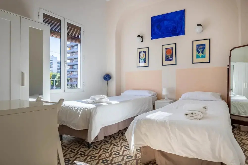 Cheerful 6 Bedroom House in Seville With Terraces