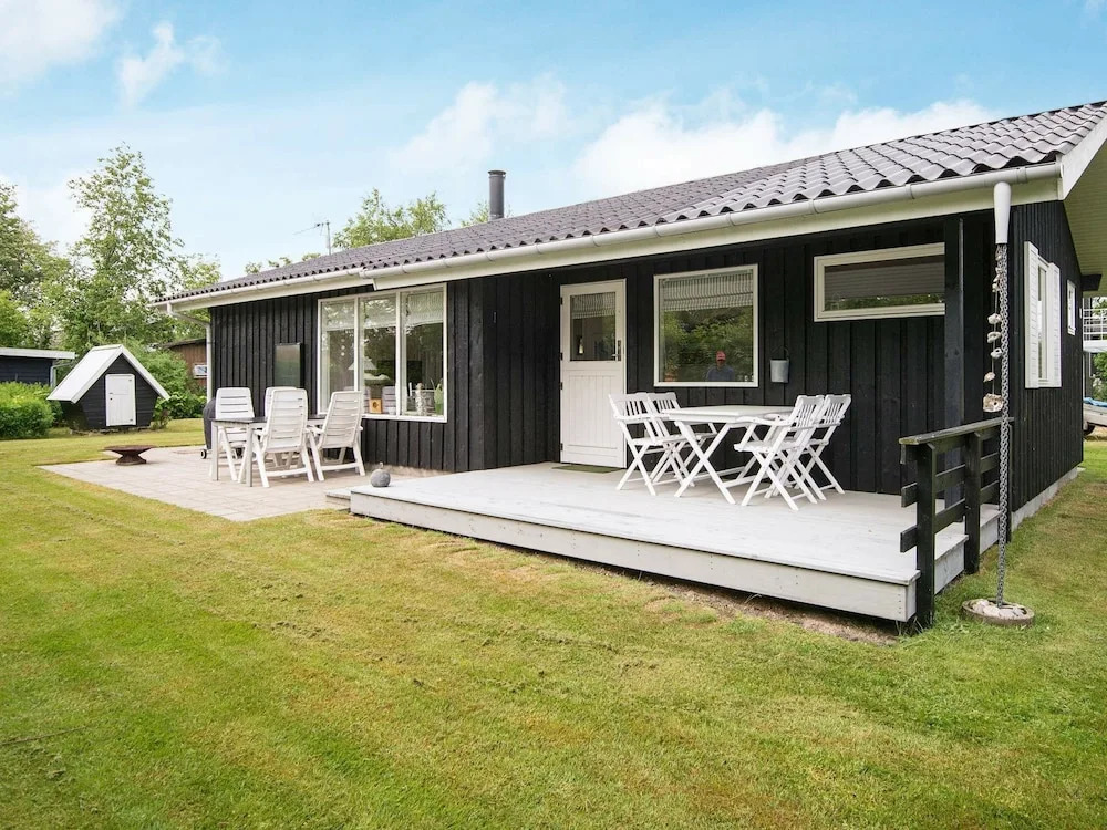 Serene Holiday Home in Grenå near Sea