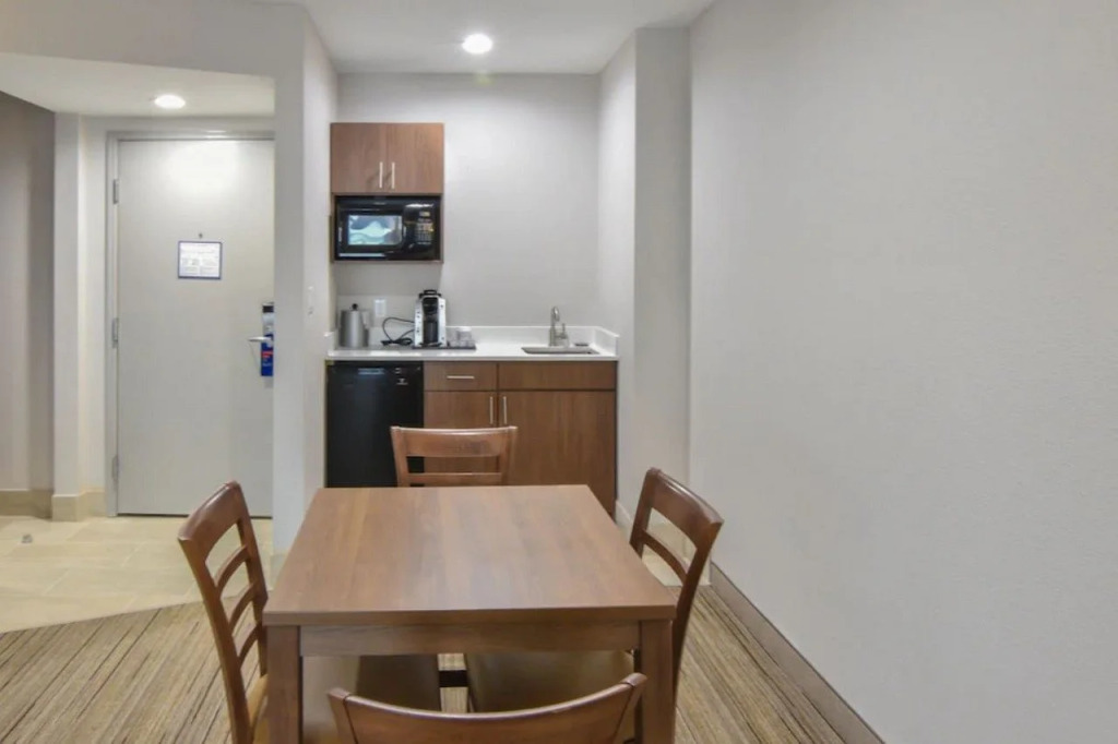 Holiday Inn Express & Suites - Indianapolis Northwest by IHG