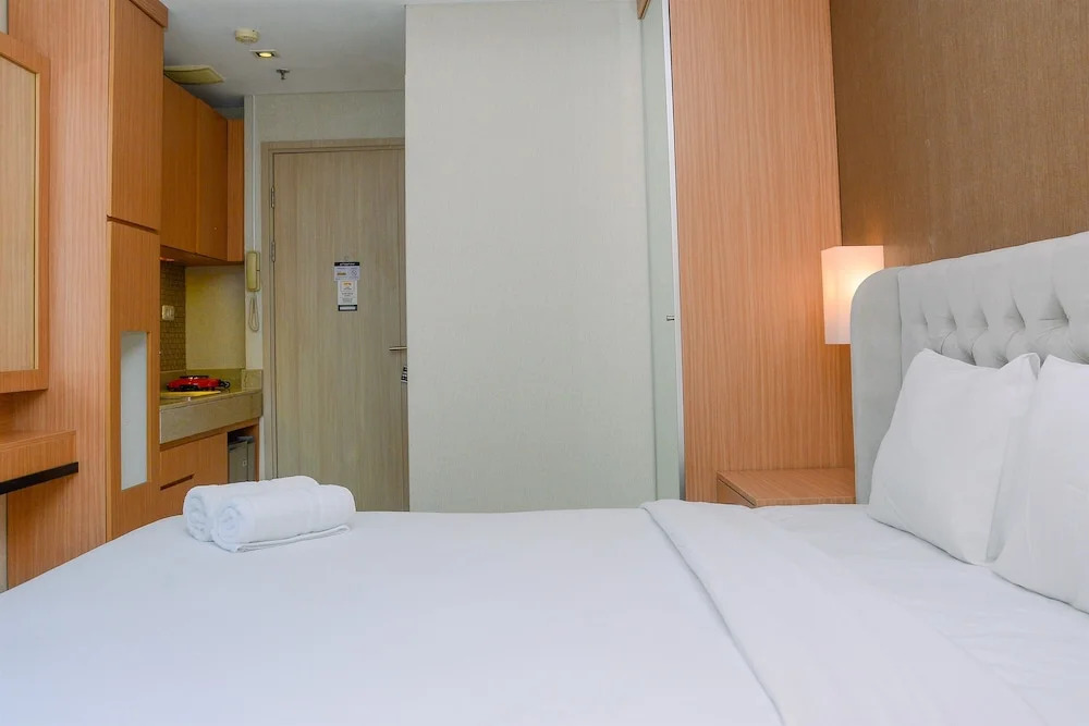 Comfy and Modern Studio Apartment at Elpis Residence