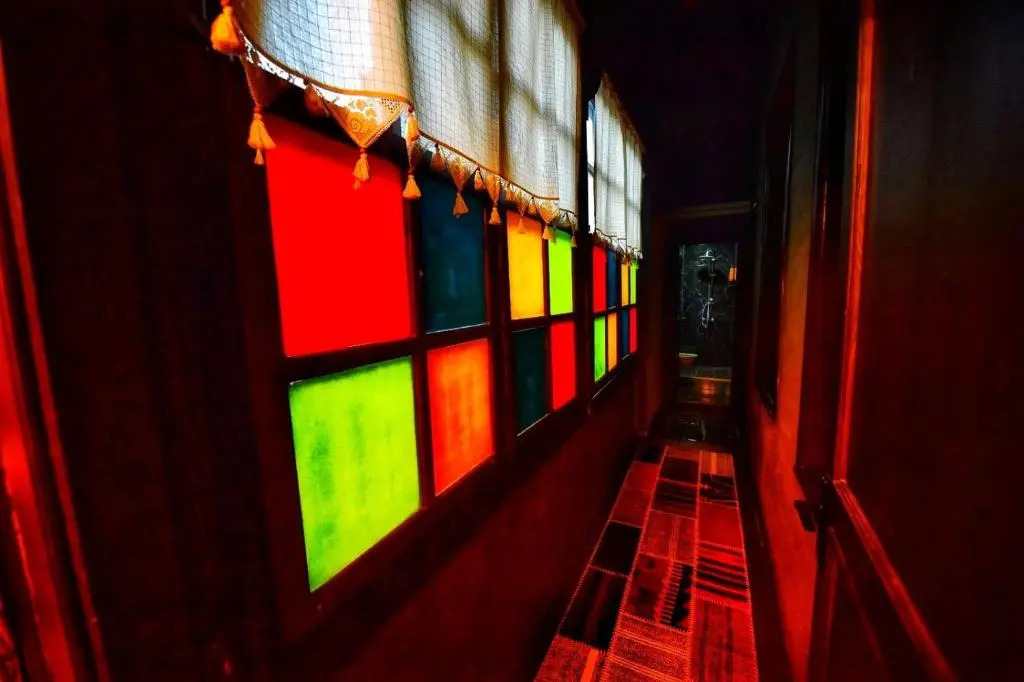 Lords Hostel & Pub