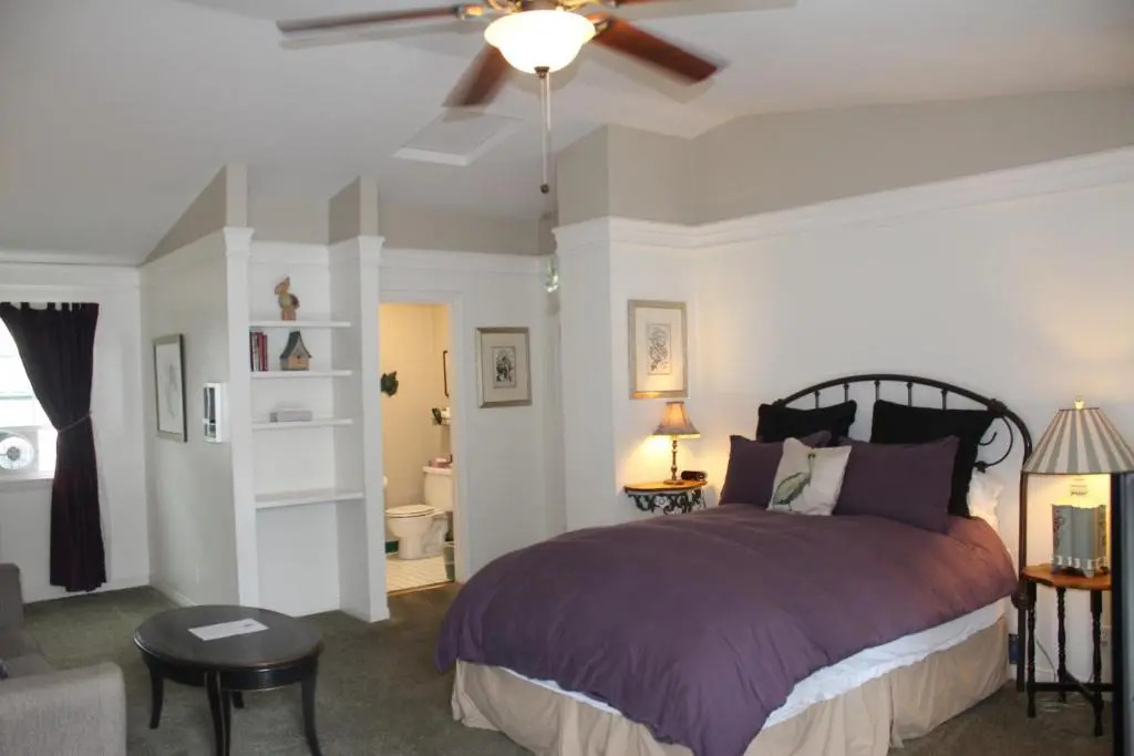 Pelican Cove Inn