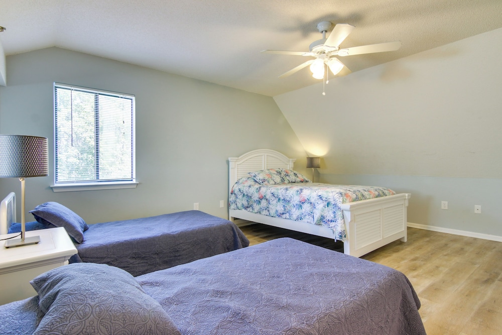 1/2 Mi to Maryland Beach: Family Condo w/ Balcony