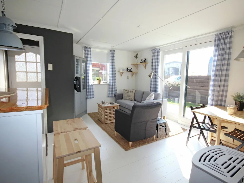 Gorgeous Holiday Home in Groote Keeten With Garden