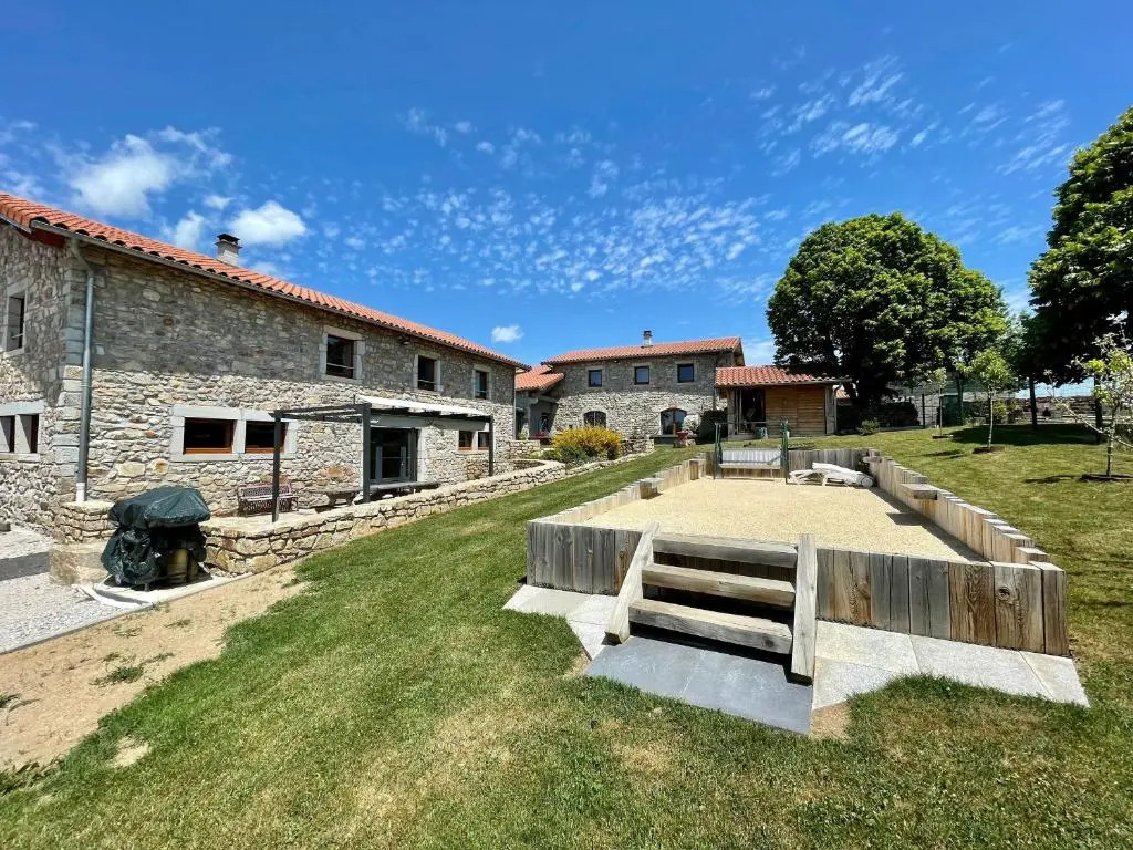 Grand gîte cosy avec terrasse, jardin et jeux à Boisset, proche villages médiévaux et loisirs nature - FR-1-582-246