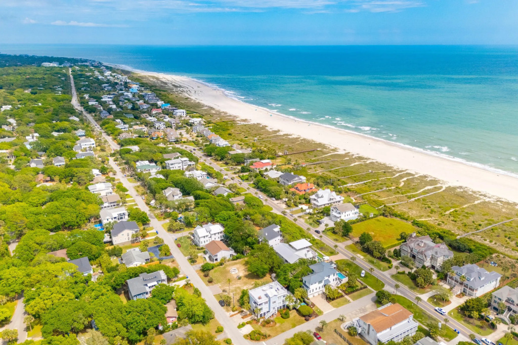3800 Cameron Boulevard Avantstay Pool, Ocean Views, Deck