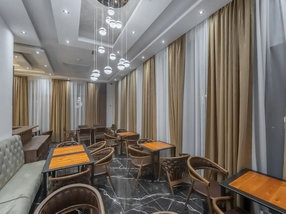 D Iman Hotel