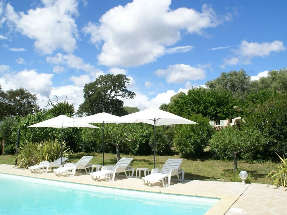 Cosy Holiday Home With Swimming Pool in Stunning Location Near the Beaches!