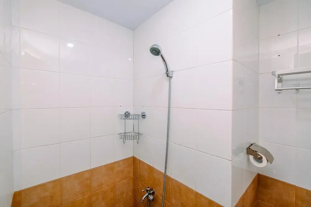 Furnished And Strategic 2Br Apartment For 4 Pax Green Pramuka