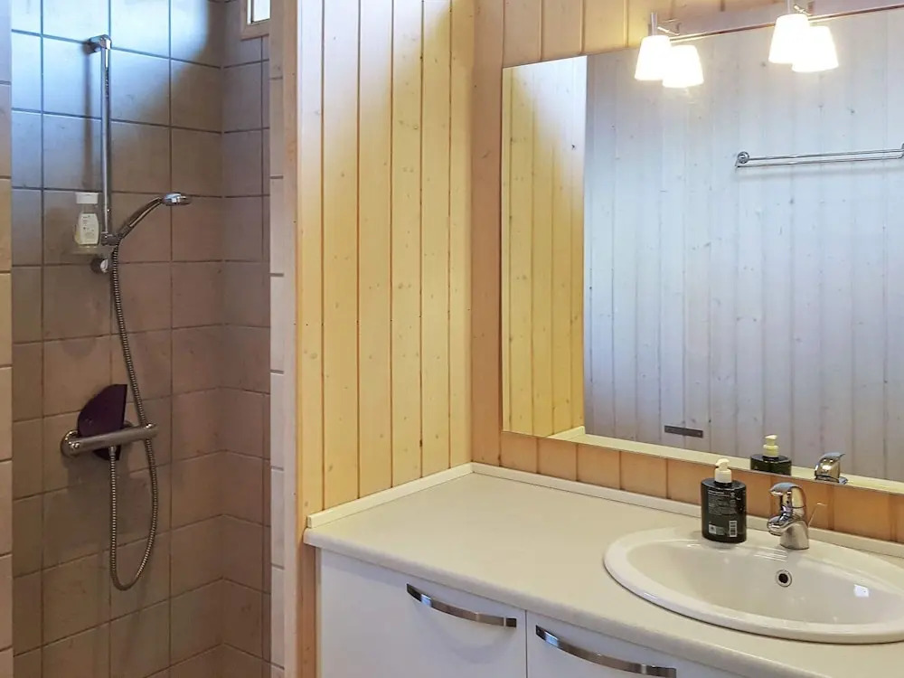 Three-Bedroom Holiday Home In Vaggerlose