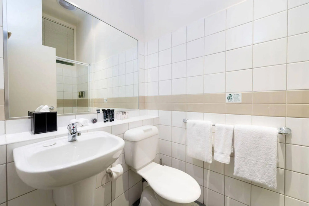 Tolarno Hotel