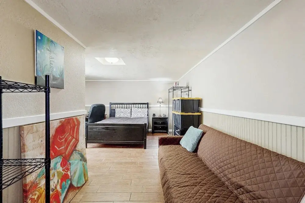 1BR Cozy Dog-friendly Home w/ Kitchenette & Patio