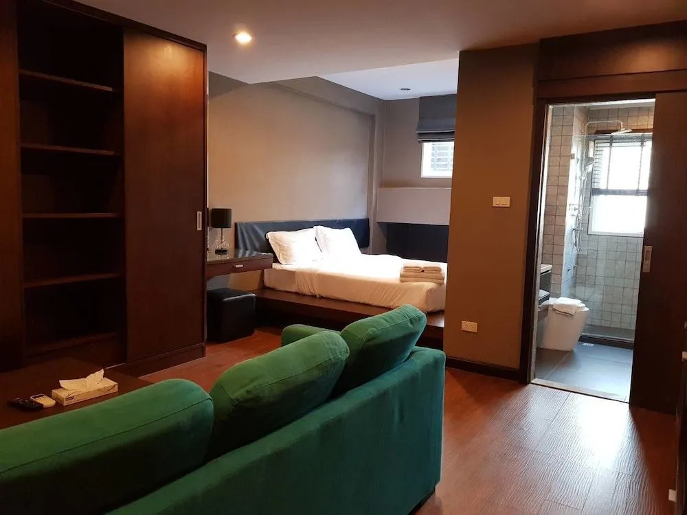 Escape inn