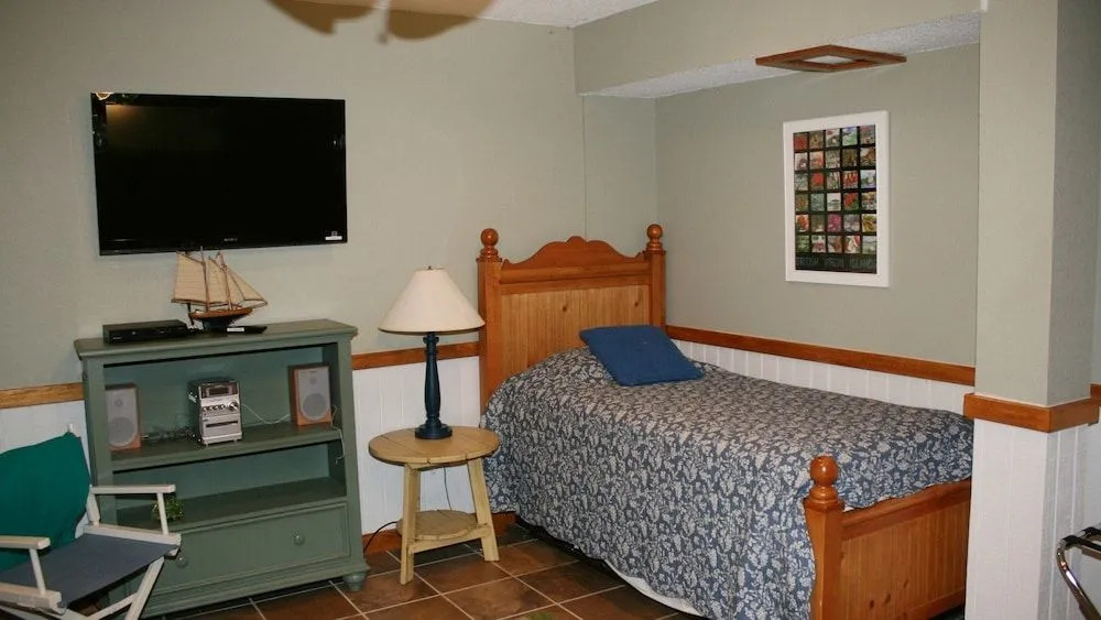 Zephyr - 5 Br Home