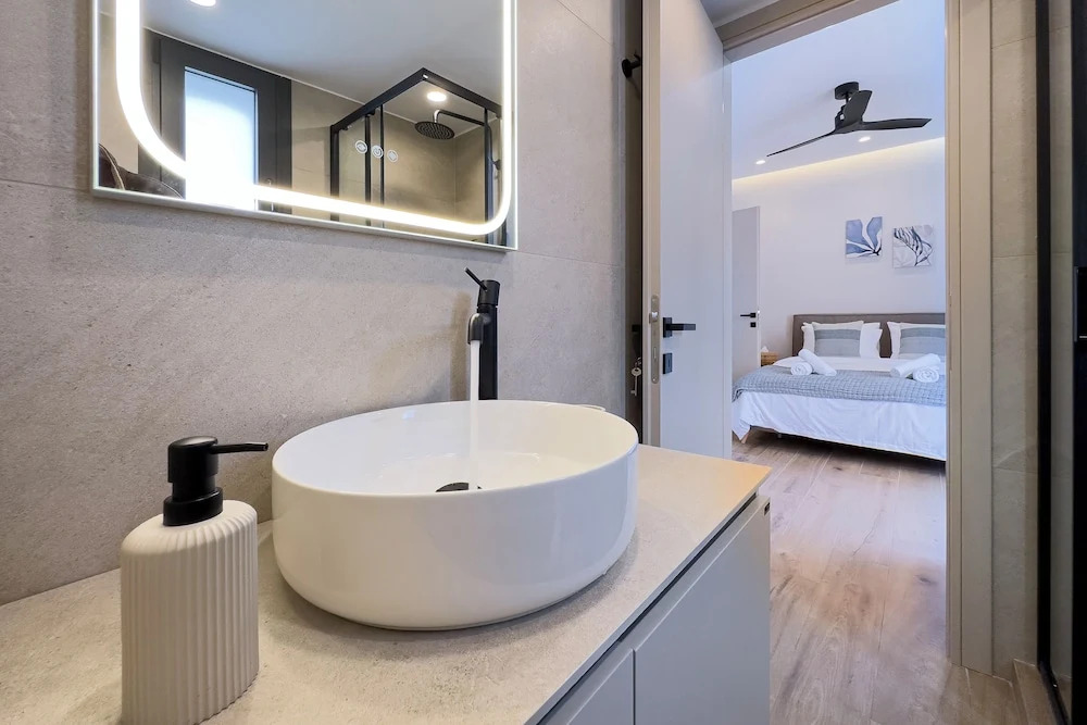 Riviera Escape Penthouse Suites