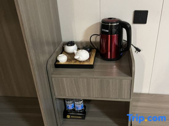Thank Inn (Yancheng Qingnian Road Baolong Plaza)