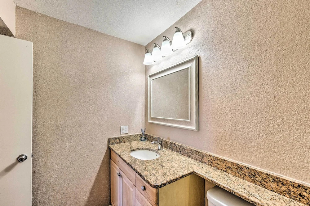 Modern Mesa Apt w/ Pool Access: Walk to Sloan Park