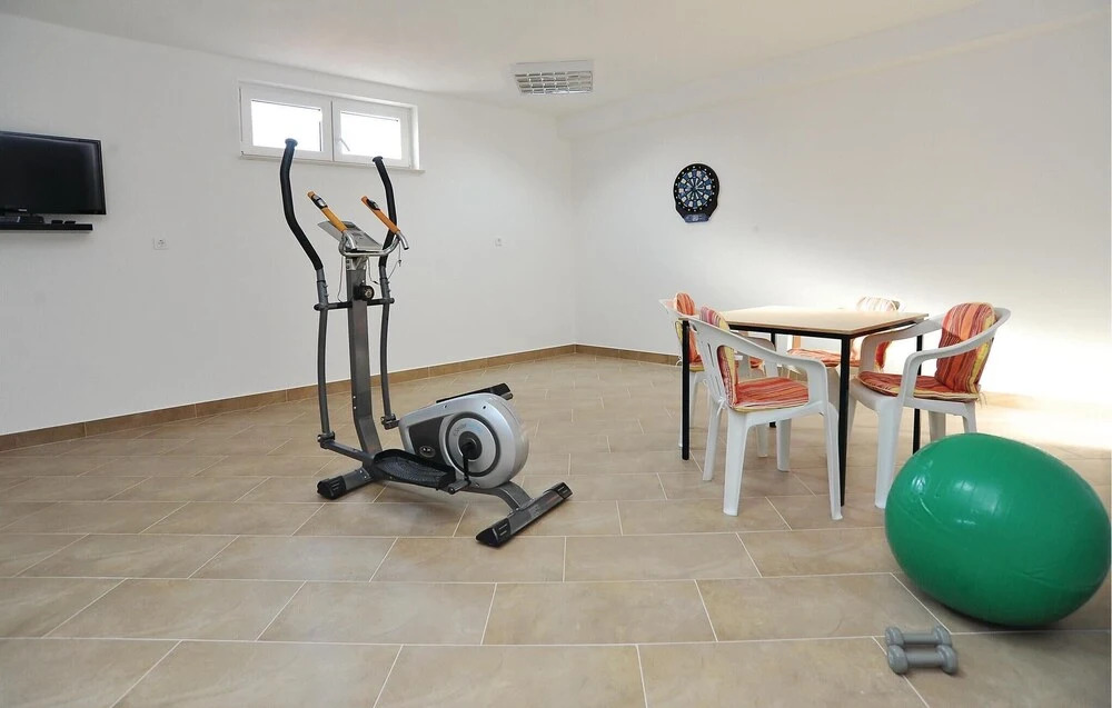 Awesome Home in Pakostane With Wifi and 5 Bedrooms