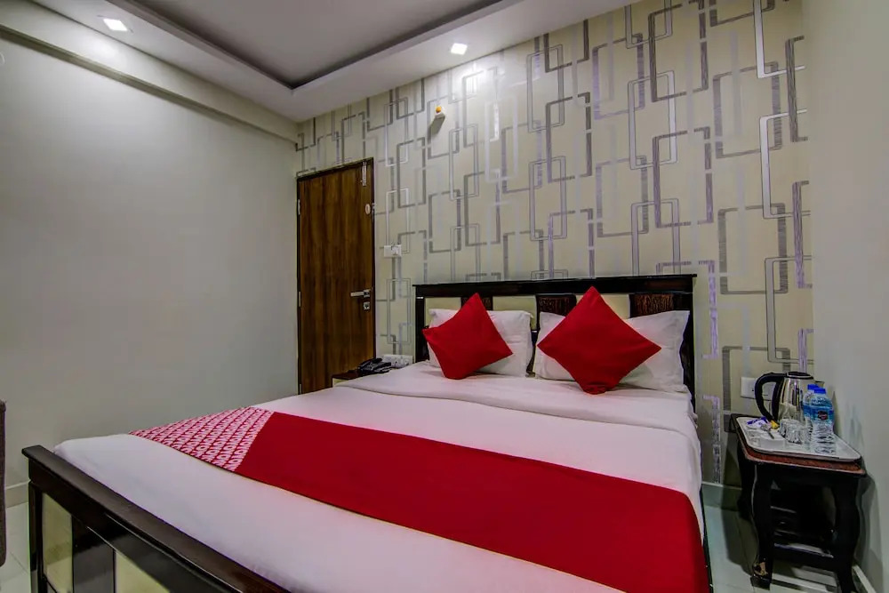 OYO 16744 Live Inn Castle