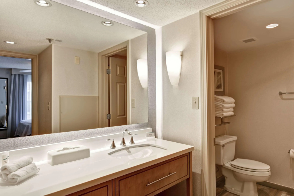 Homewood Suites by Hilton Windsor Locks Hartford